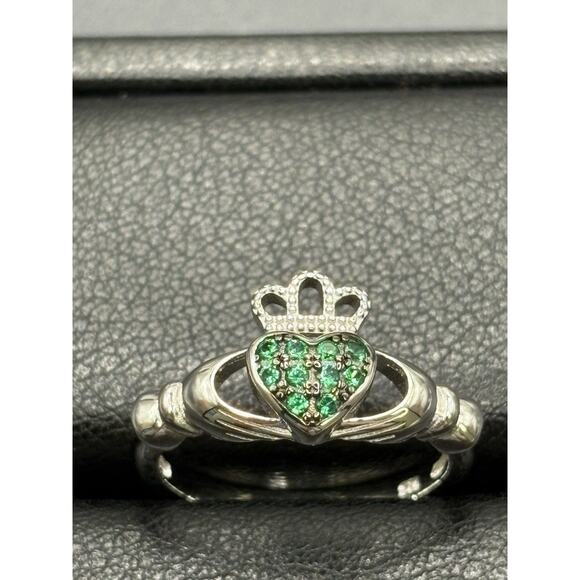 New Condition Sterling Silver Green Cubic Zirconia Ring Claddagh Size 7 - Picture 2 of 11